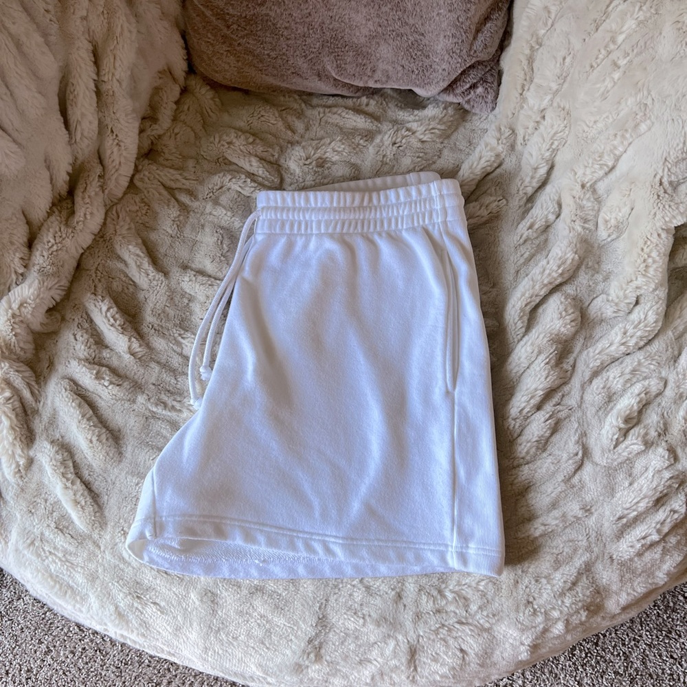 Aritzia White Terry Fleece Boyfriend 5 inch sweat short
